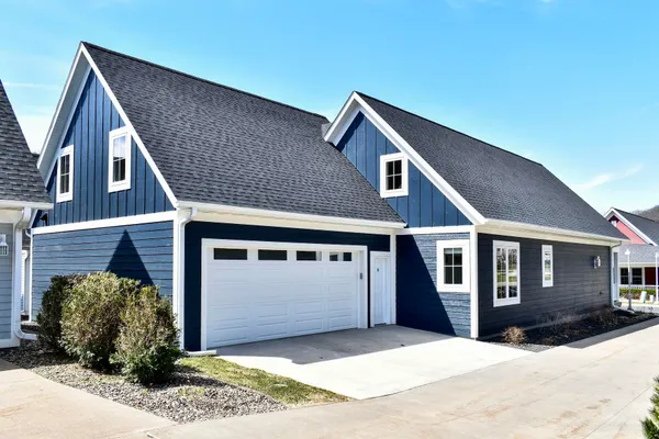 $589,000 | 54 Brickyard Lane, Winona, MN 55987