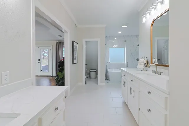 $1,650,000 | 2824 County Road 117, Giddings, TX 78942