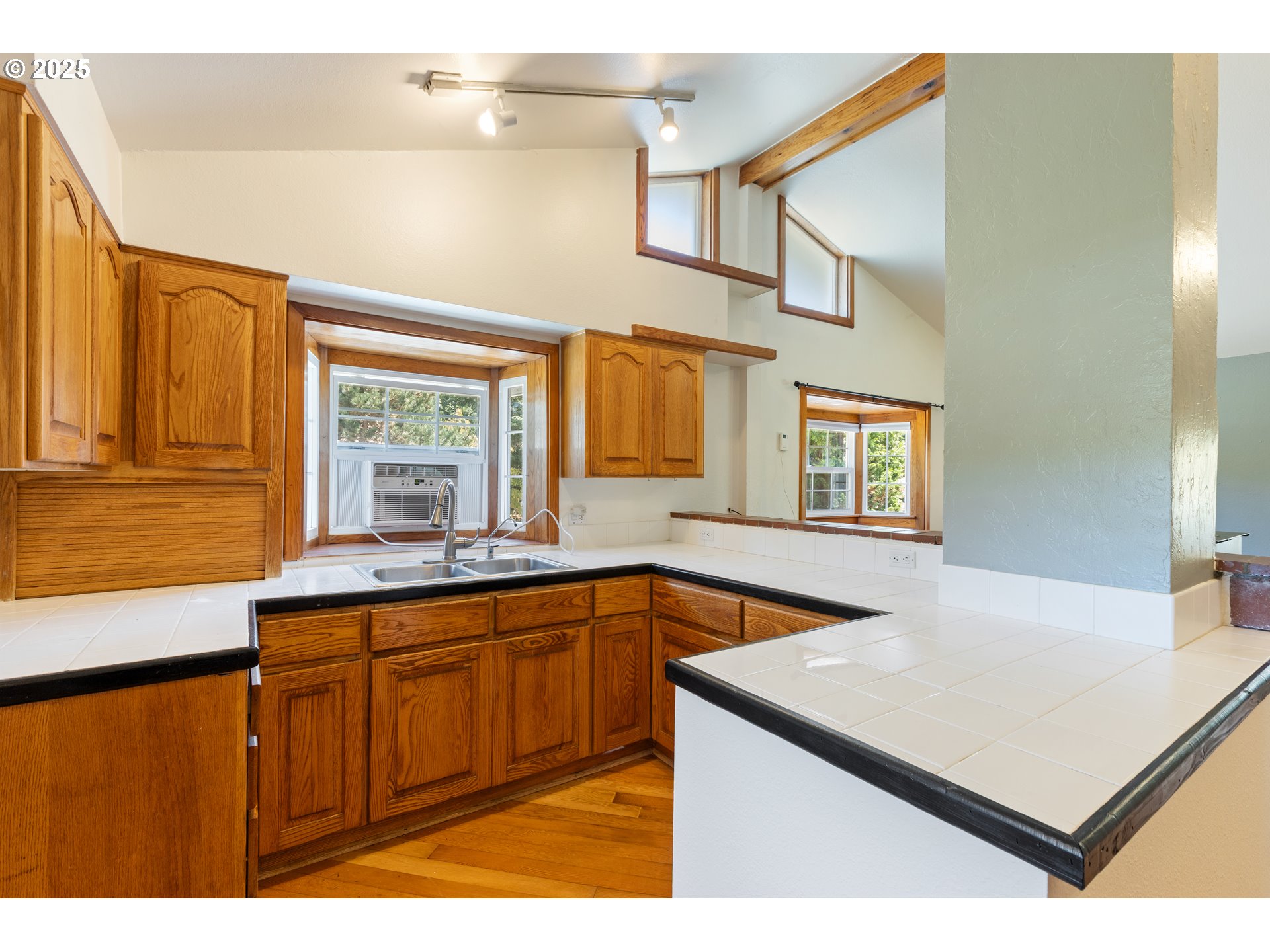 721 Cole Road Oakland, OR 97462 - Photo 11 of 48