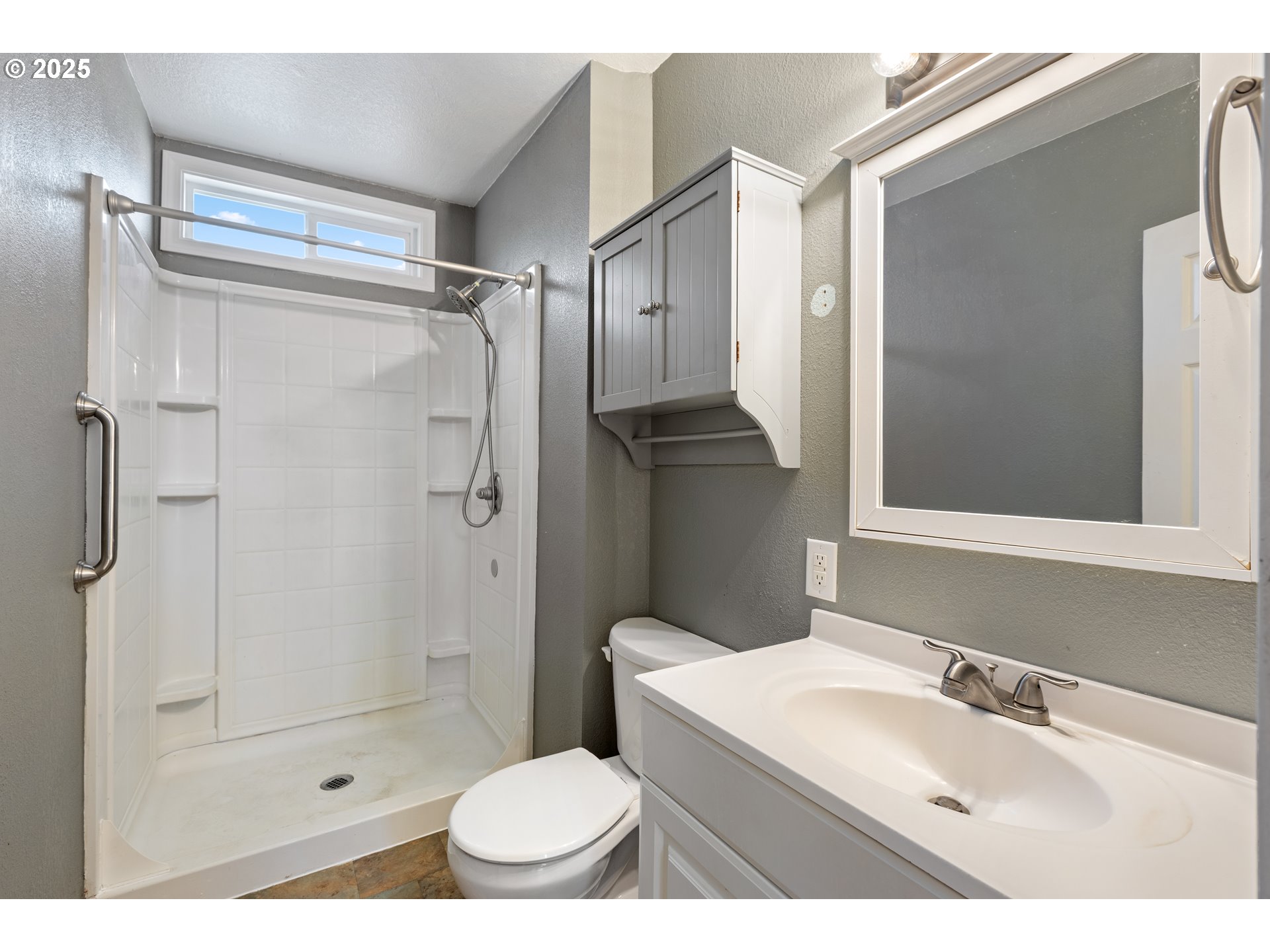 721 Cole Road Oakland, OR 97462 - Photo 16 of 48