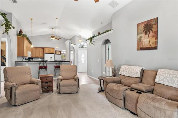 $325,000 | 93 Fairway Circle, Umatilla, FL 32784