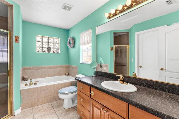 $325,000 | 93 Fairway Circle, Umatilla, FL 32784