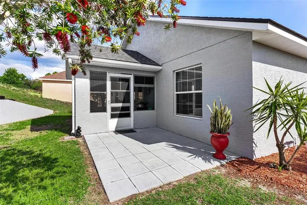 $325,000 | 93 Fairway Circle, Umatilla, FL 32784