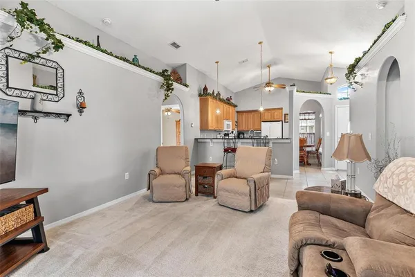 $325,000 | 93 Fairway Circle, Umatilla, FL 32784