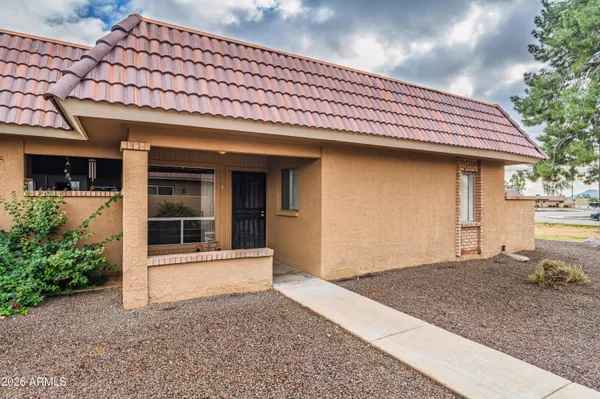 $1,695 | 501 West Yukon Drive, Unit 4, Phoenix, AZ 85027