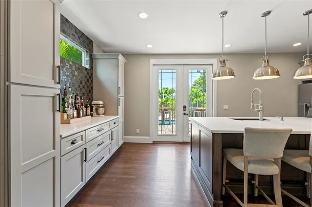 $935,000 | 1170 24th Avenue North, St. Petersburg, FL 33704