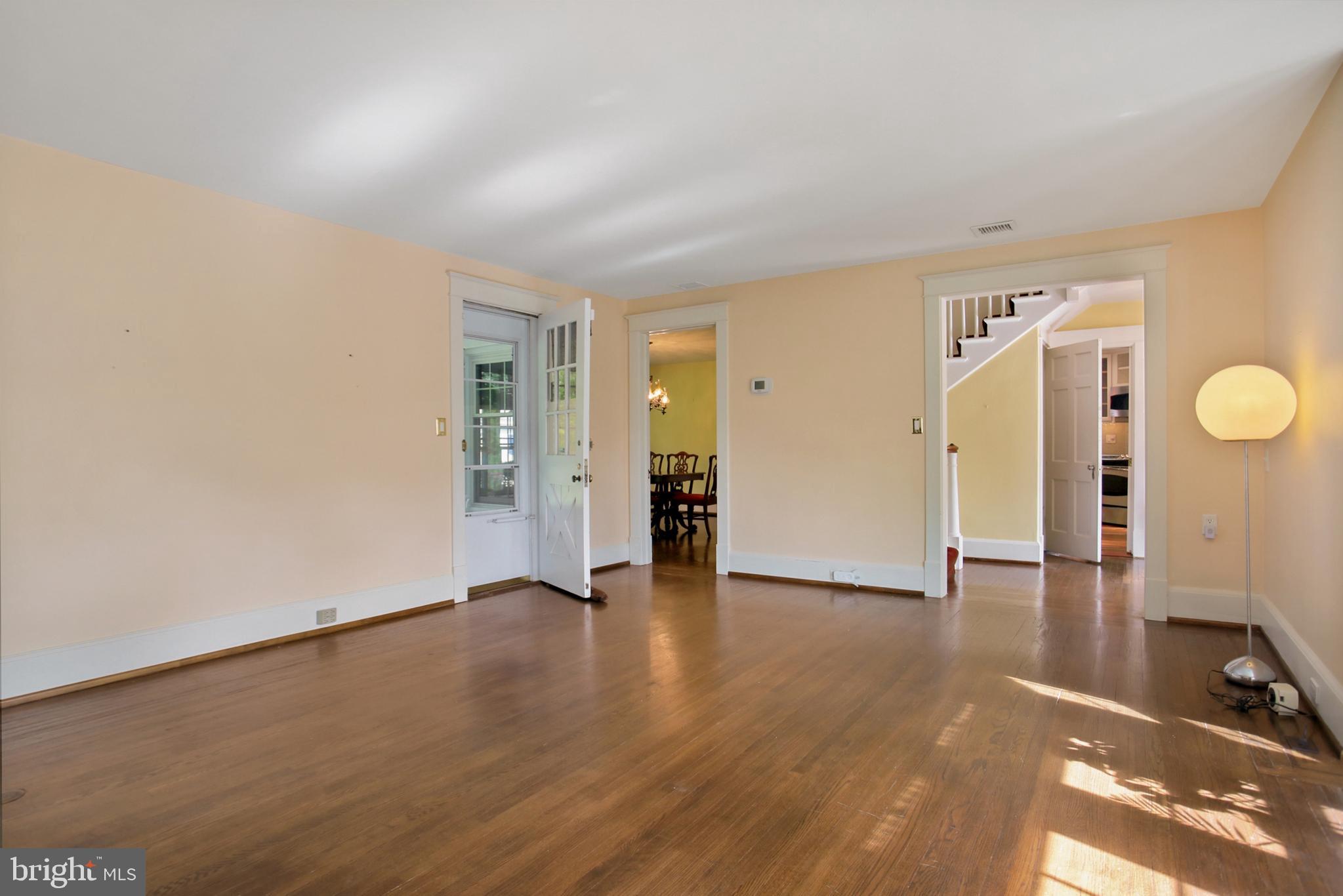 2406 Valley Road Harrisburg, PA 17104 - Photo 8 of 28 Living Room