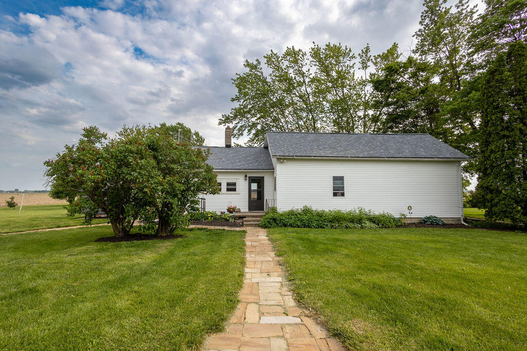 13376 Santa Fe Line Road Wapakoneta, OH 45895 - Photo 4 of 29
