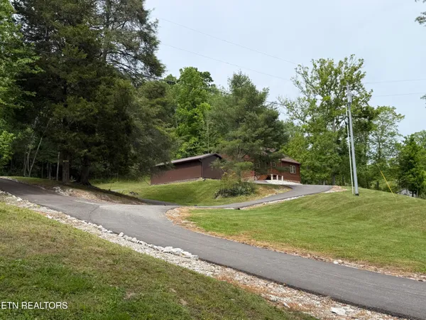 $748,500 | 542 Whitman Hollow Road, La Follette, TN 37766