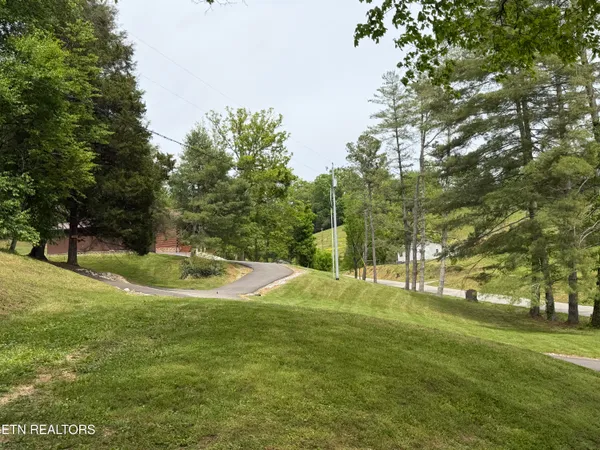$748,500 | 542 Whitman Hollow Road, La Follette, TN 37766