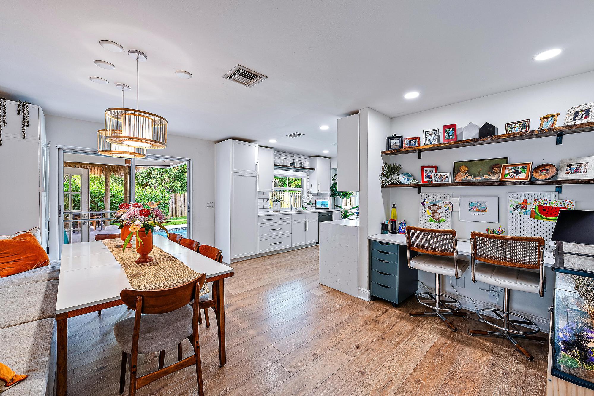 226 Norfolk Road Jupiter, FL 33469 - Photo 13 of 33 Dining & Bonus Area