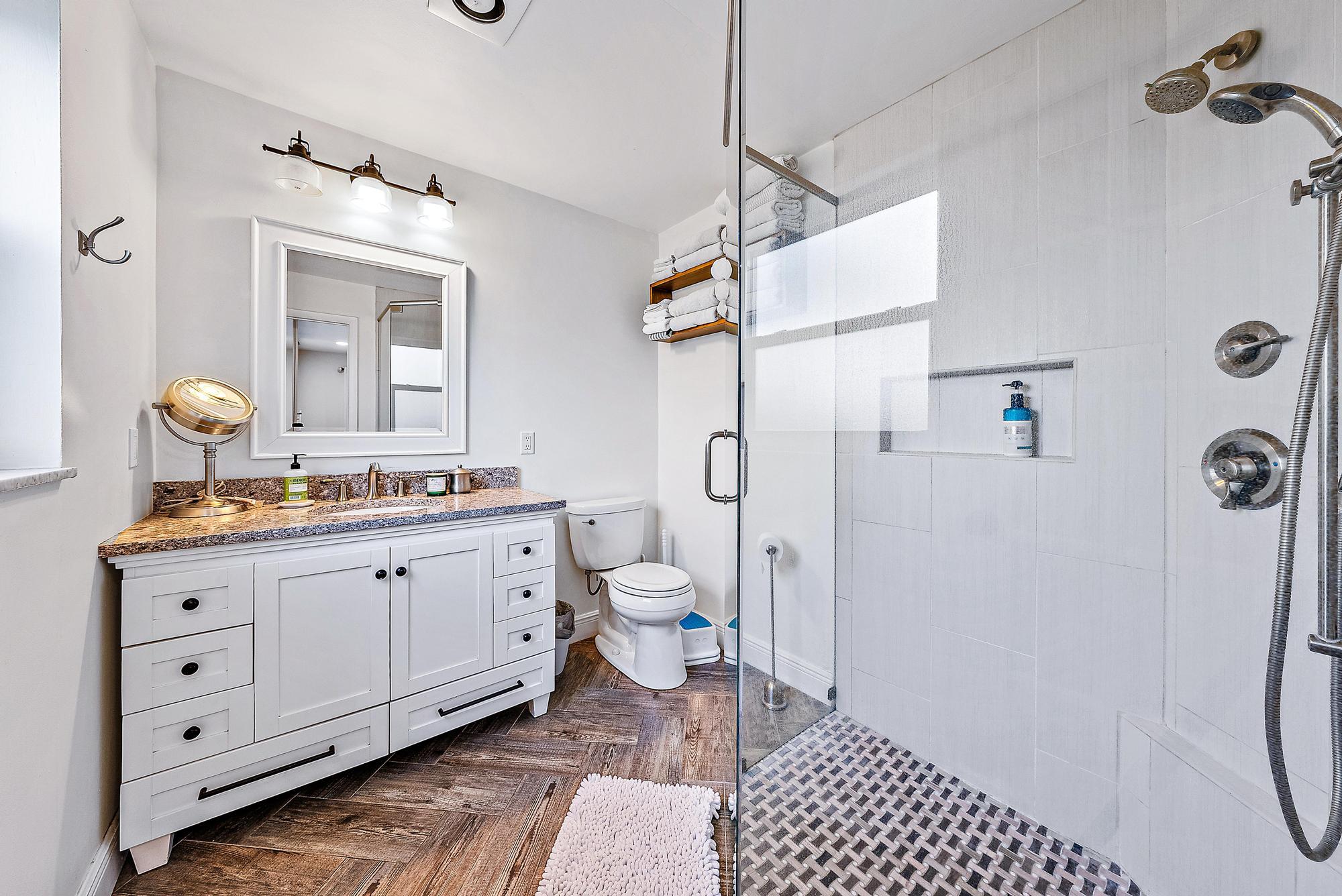 226 Norfolk Road Jupiter, FL 33469 - Photo 16 of 33 Master Bathroom