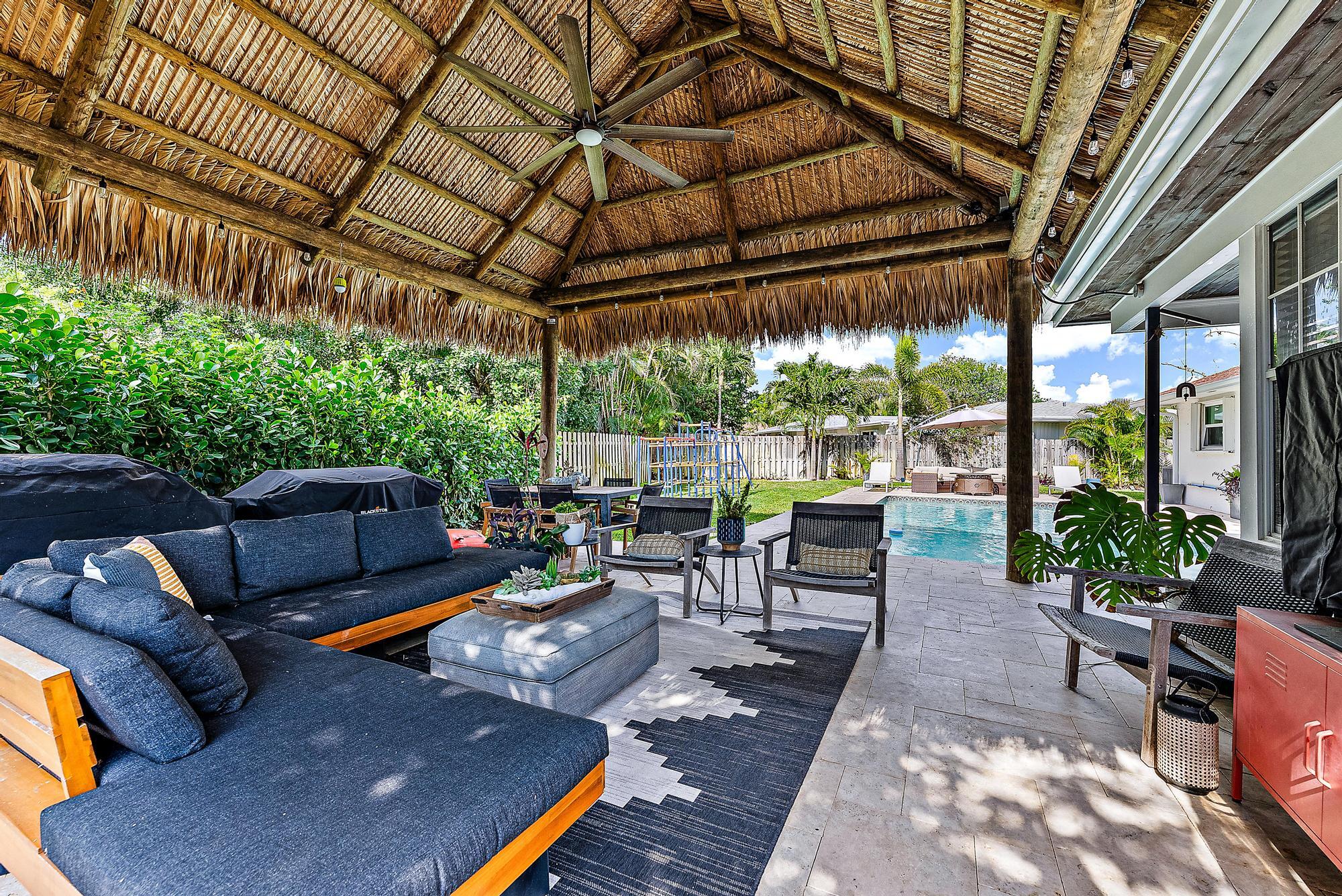 226 Norfolk Road Jupiter, FL 33469 - Photo 3 of 33 Huge Tiki Hut