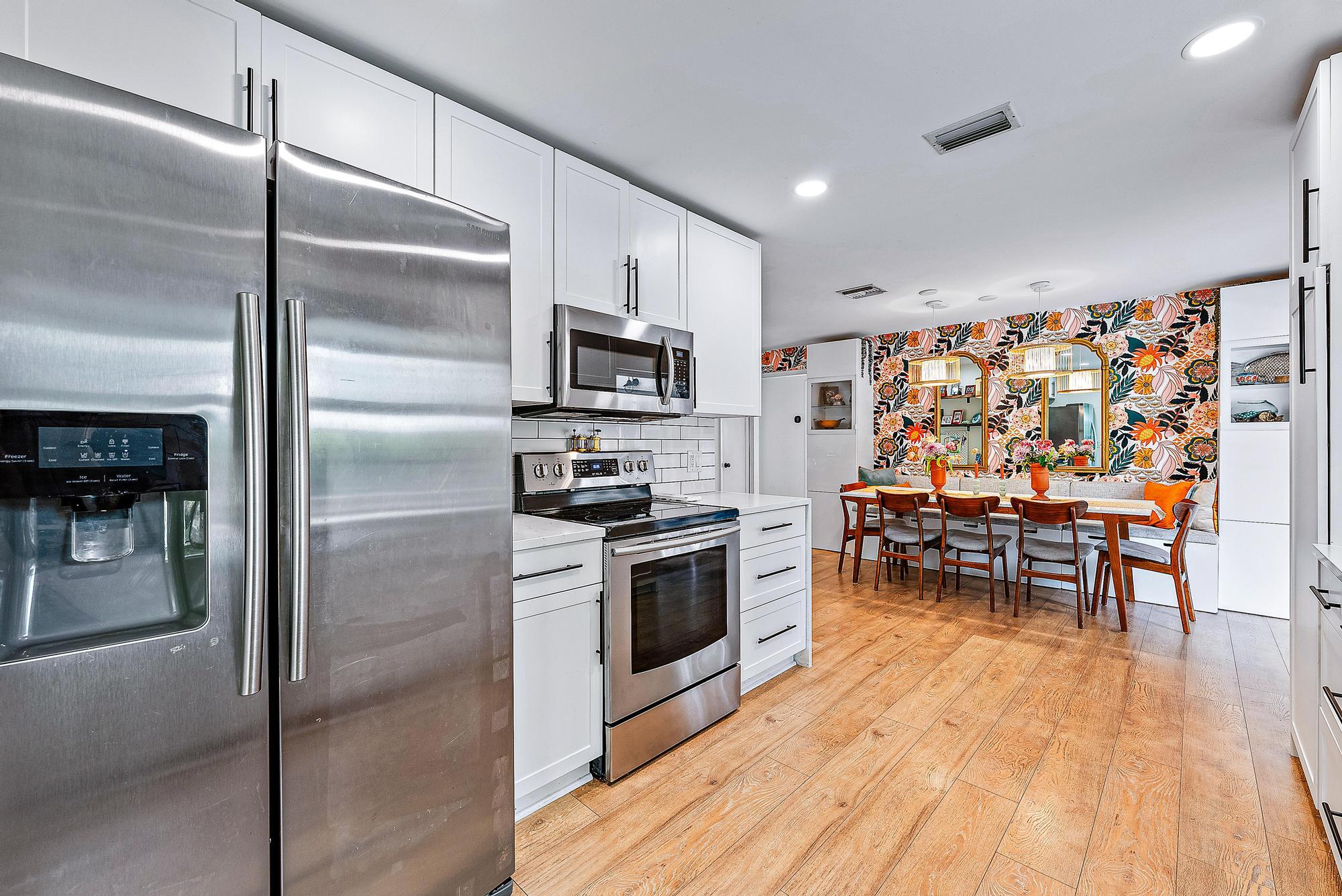 226 Norfolk Road Jupiter, FL 33469 - Photo 10 of 33 Kitchen