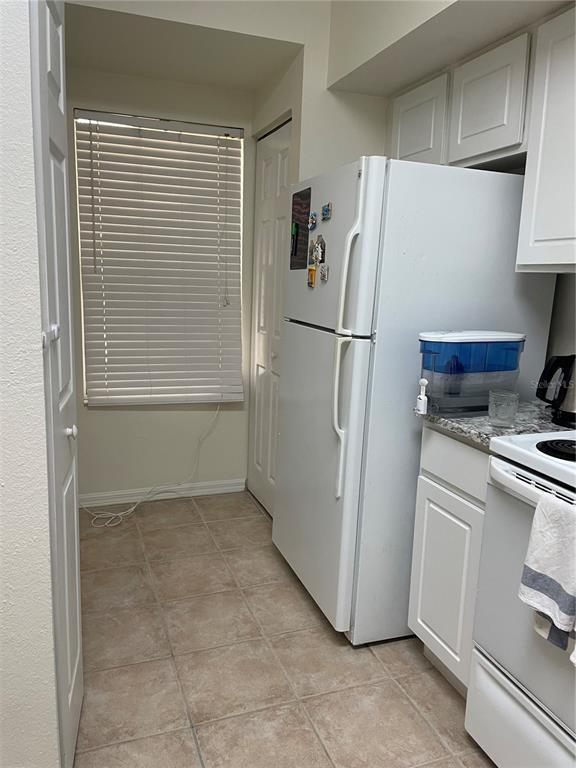 9172 Southwest 52nd Road, Unit F202 Gainesville, FL 32608 - Photo 4 of 20