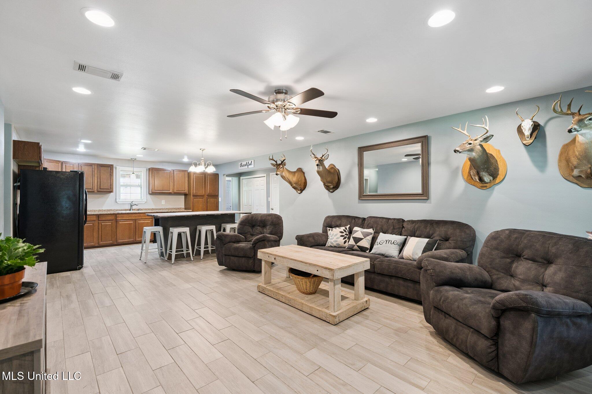 480 St Charles Street Bay St. Louis, MS 39520 - Photo 4 of 21 009