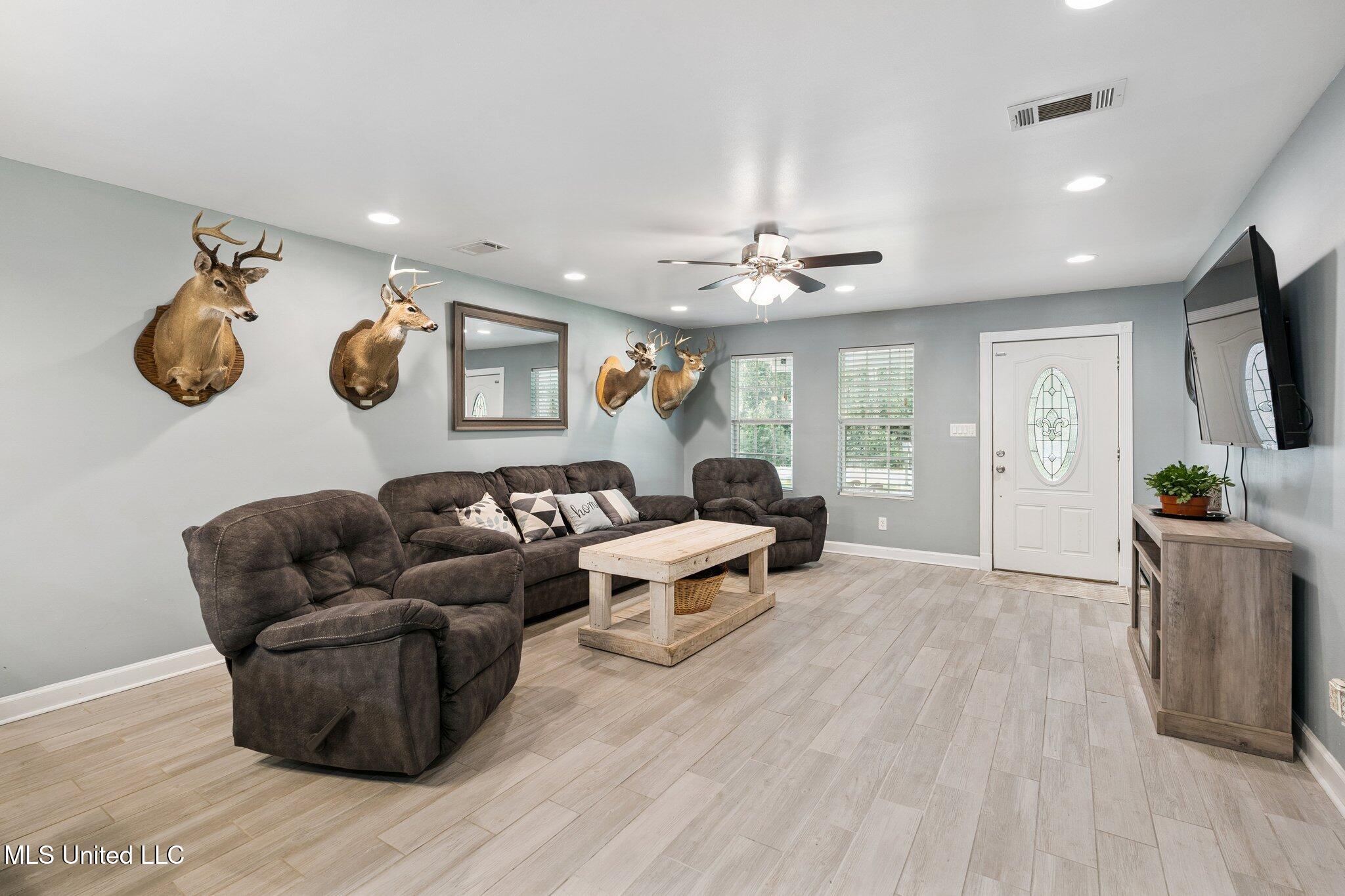 480 St Charles Street Bay St. Louis, MS 39520 - Photo 5 of 21 008