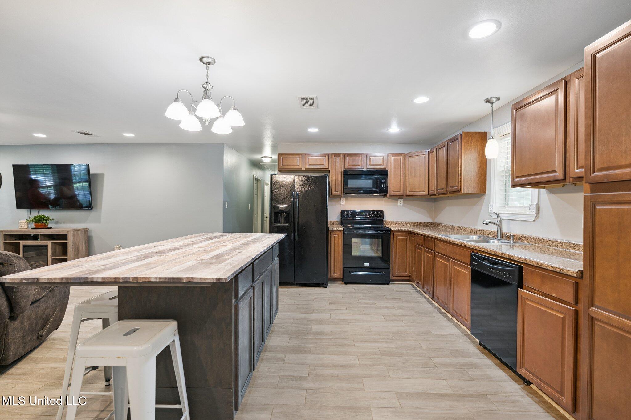 480 St Charles Street Bay St. Louis, MS 39520 - Photo 6 of 21 010