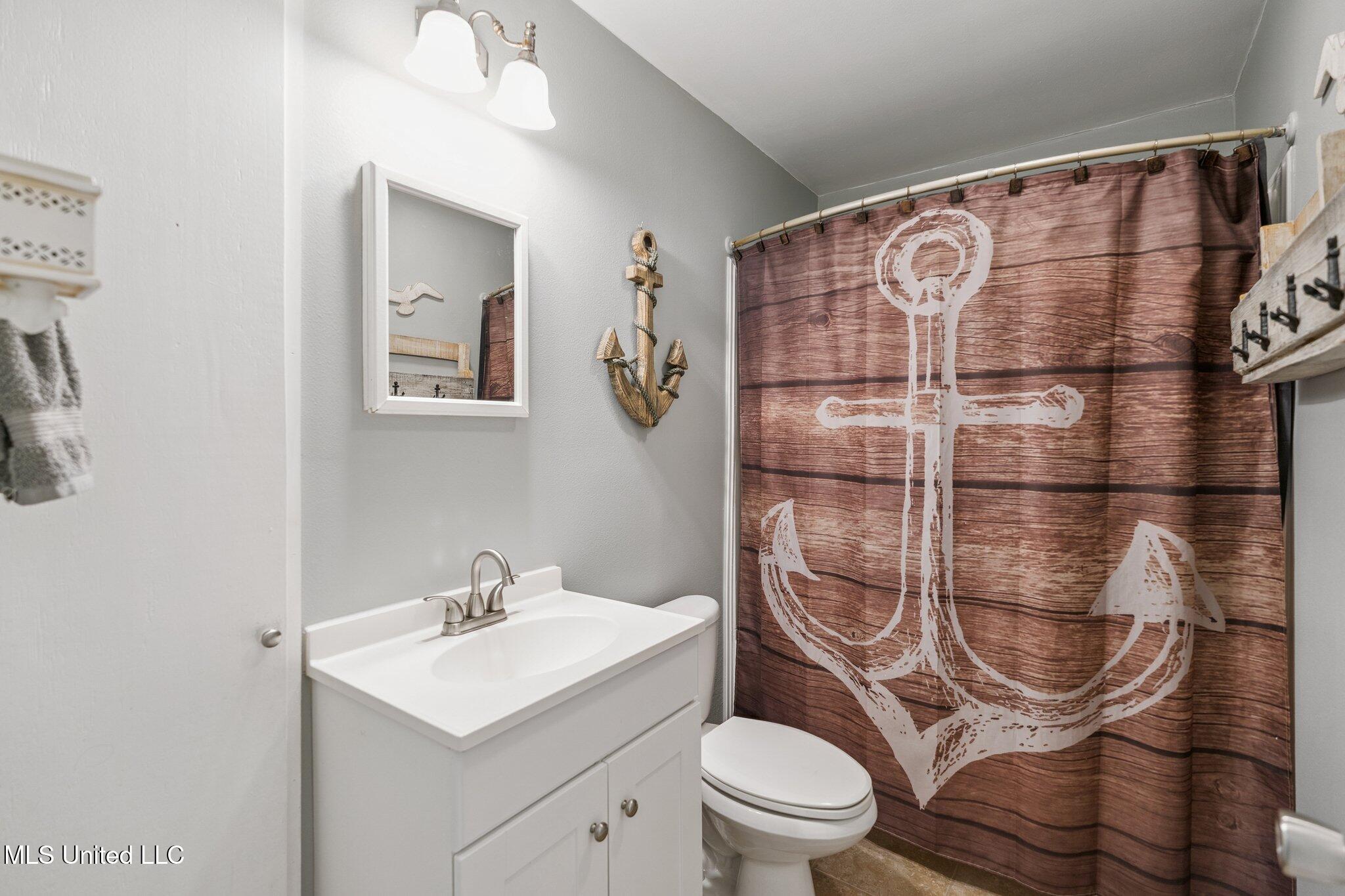 480 St Charles Street Bay St. Louis, MS 39520 - Photo 9 of 21 004