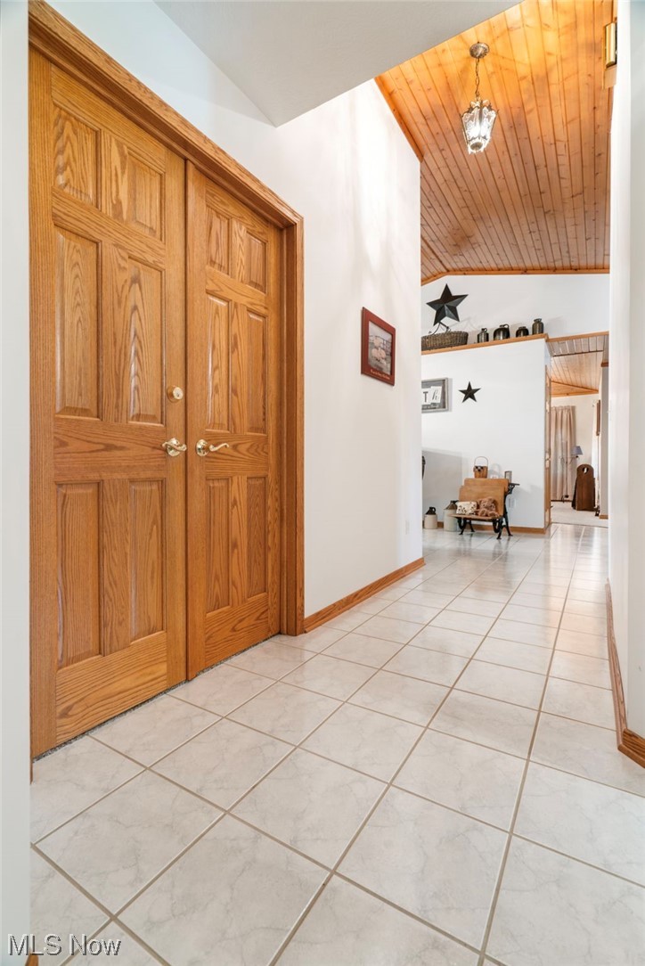 1260 Granada Road Northwest Dellroy, OH 44620 - Photo 17 of 35 Spacious hallway