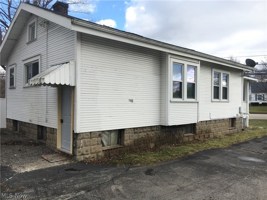 2279 Elm Road Northeast Warren, OH 44483 - Photo 8 of 26 Gallery Image 8
