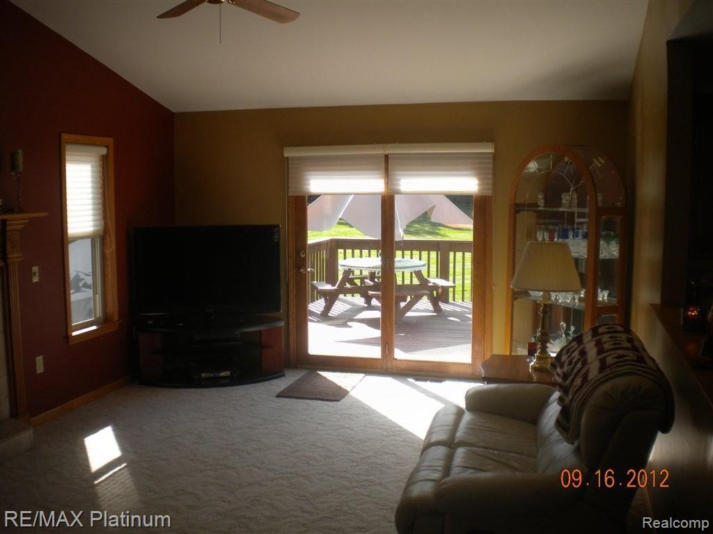 14026 Bird Road Byron, MI 48418 - Photo 8 of 46 Great Room