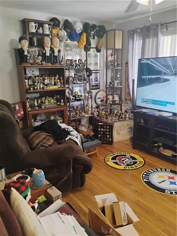 1816 Filmore Street Aliquippa, PA 15001 - Photo 7 of 17 a table and a couch in a room