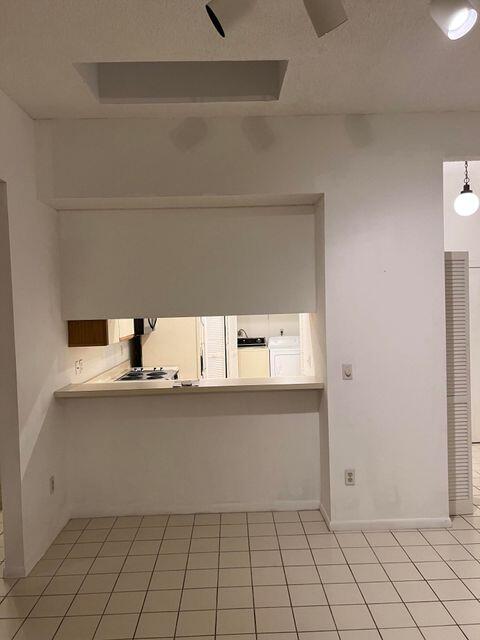 7535 La Paz Boulevard, Unit 307 Boca Raton, FL 33433 - Photo 2 of 5 a view of a kitchen