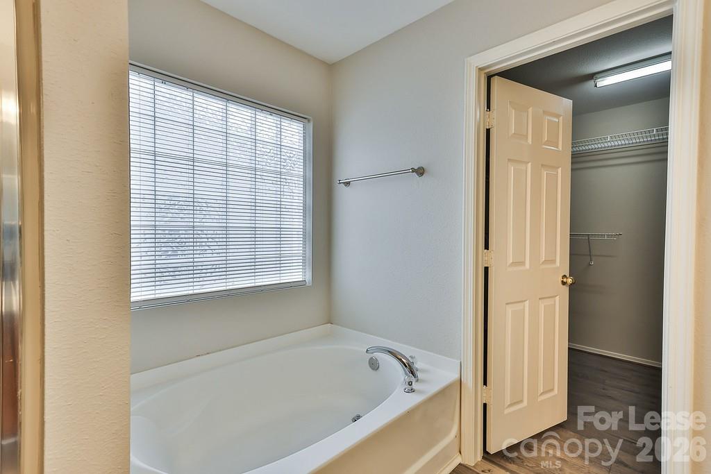 8946 Chalkstone Road Charlotte, NC 28216 - Photo 34 of 37