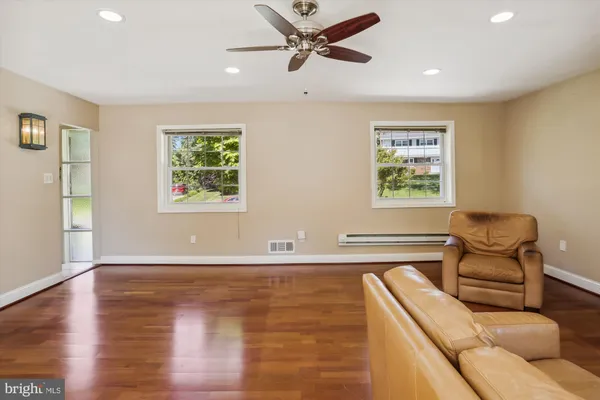 $4,000 | 11817 Charen Lane, Potomac, MD 20854