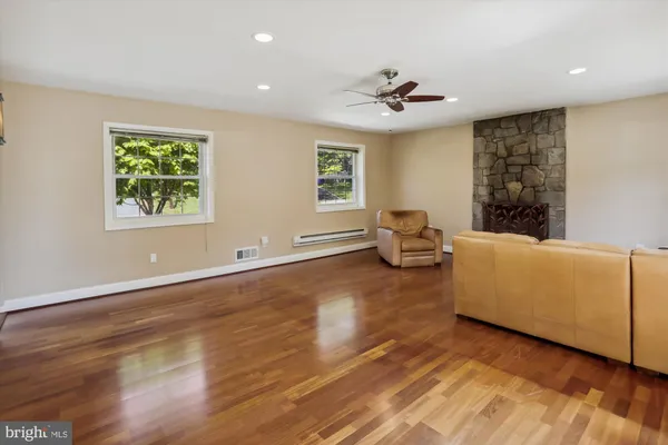 $4,000 | 11817 Charen Lane, Potomac, MD 20854