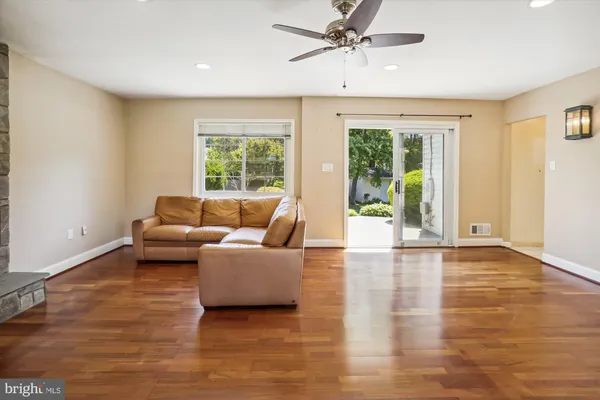 $4,000 | 11817 Charen Lane, Potomac, MD 20854