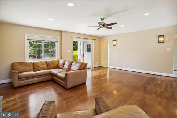 $4,000 | 11817 Charen Lane, Potomac, MD 20854