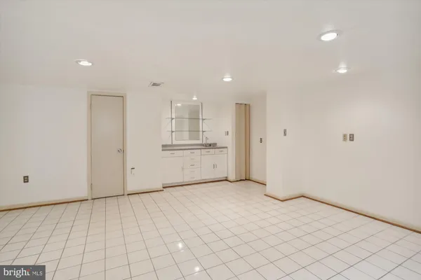 $4,000 | 11817 Charen Lane, Potomac, MD 20854