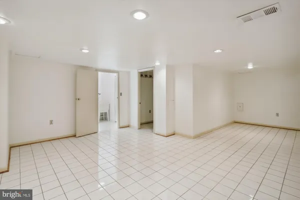 $4,000 | 11817 Charen Lane, Potomac, MD 20854