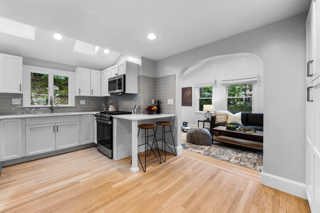 127 Prospect Street Wellesley, MA 02481 - Photo 5 of 40