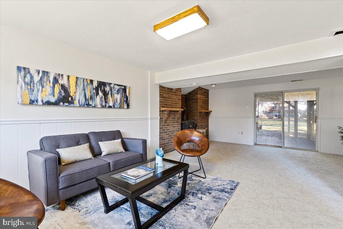 11654 Kipling Drive Waldorf, MD 20601 - Photo 19 of 33 a living room with furniture