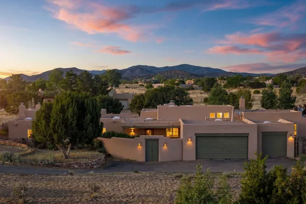 9 Cagua Road, Santa Fe, NM 87508