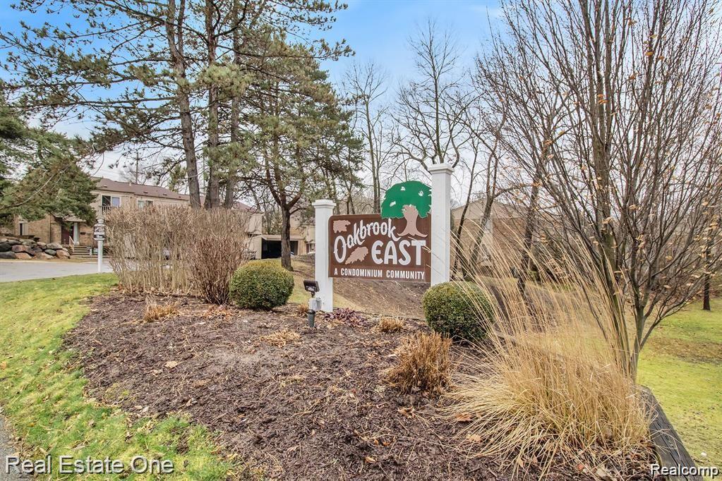 1403 Oakbrook E Drive, Unit 93 Rochester, MI 48307 - Photo 25 of 27