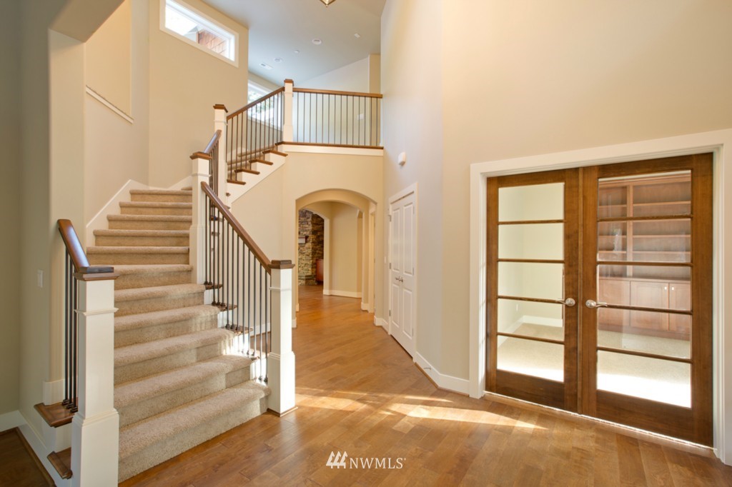 11533 Upper Preston Road Southeast Issaquah, WA 98027 - Photo 4 of 9 Gallery Image 4