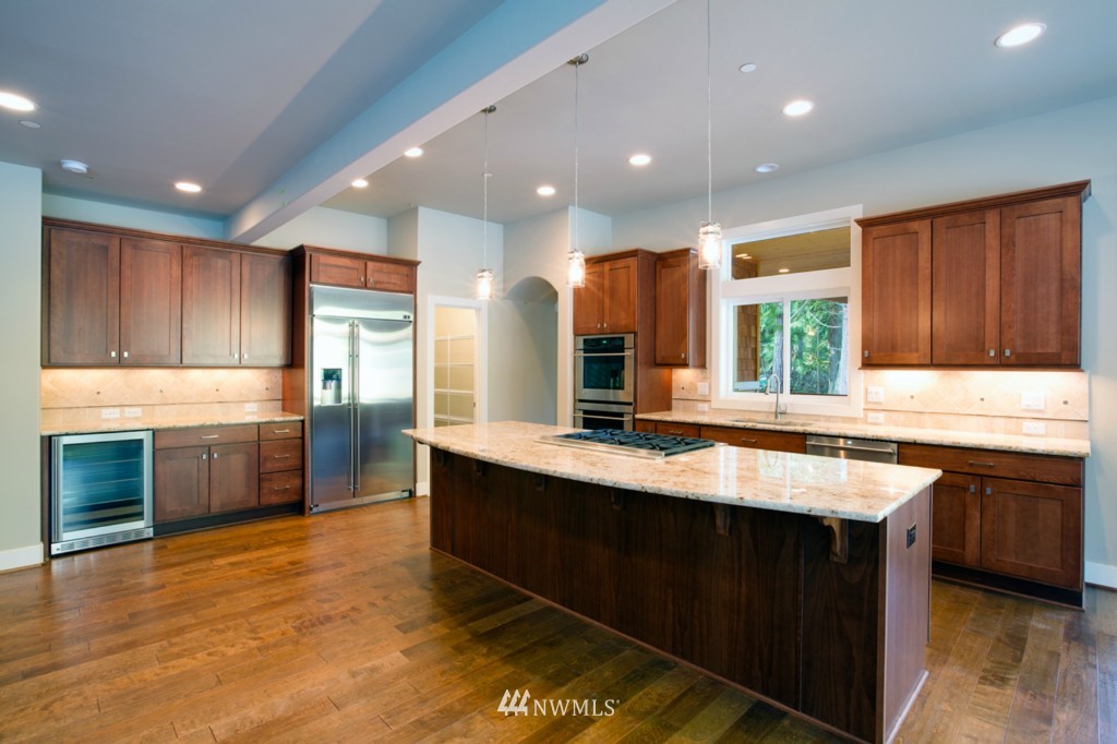 11533 Upper Preston Road Southeast Issaquah, WA 98027 - Photo 6 of 9 Gallery Image 6