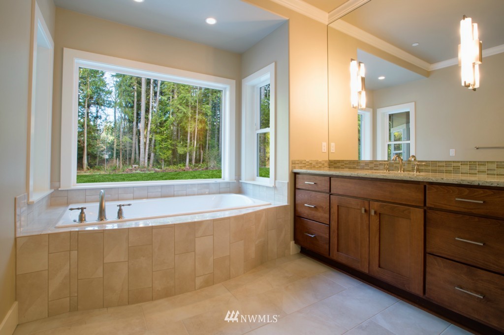 11533 Upper Preston Road Southeast Issaquah, WA 98027 - Photo 8 of 9 Gallery Image 8