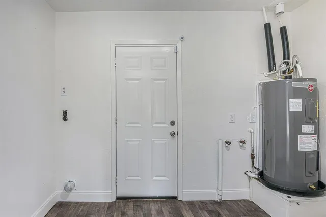 $262,000 | 233 Victoria Avenue, Azle, TX 76020