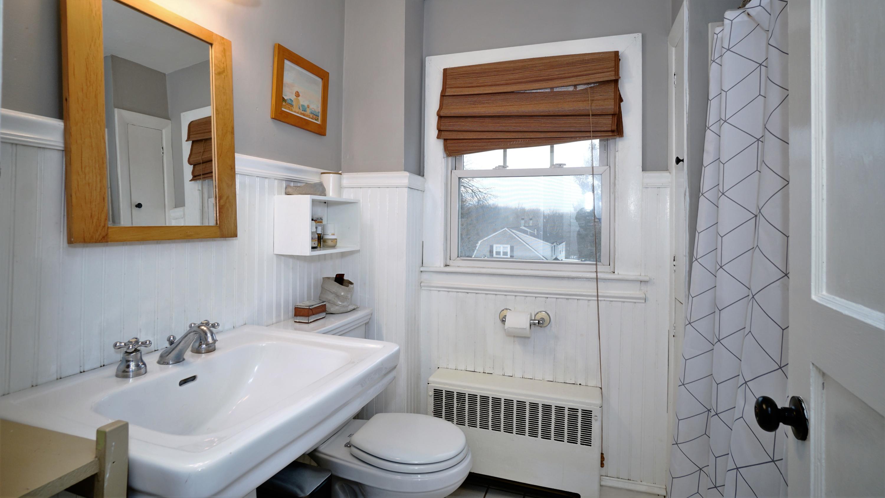 32 Black Point Road Scarborough, ME 04074 - Photo 47 of 51 Upstairs full bathroom