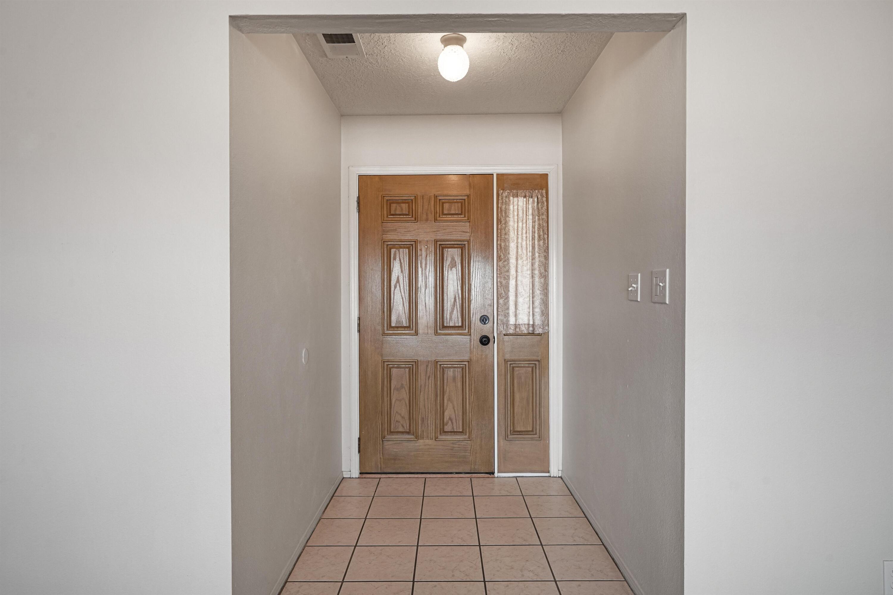 2566 Diamond Peak Drive Northeast Rio Rancho, NM 87144 - Photo 5 of 31 Gallery Image 5