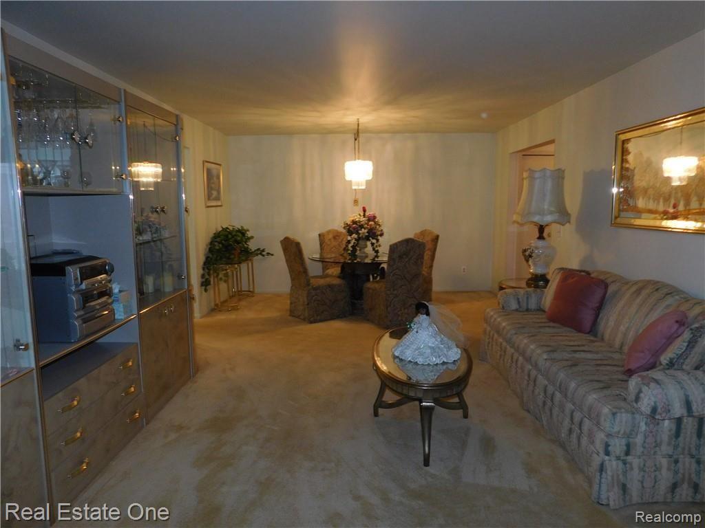 29656 Middlebelt Road, Unit 26 Farmington Hills, MI 48334 - Photo 11 of 39