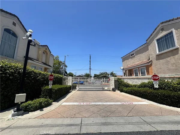 $610,000 | 12690 Antigua Court, Lynwood, CA 90262