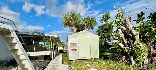 a view of a workspace with furniture