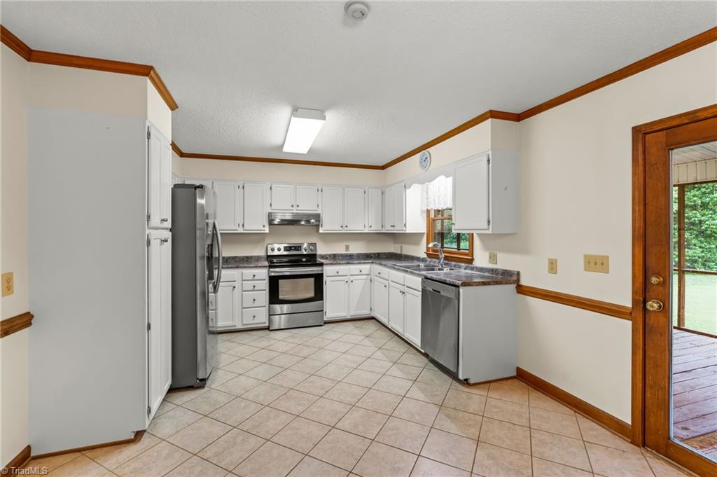 482 Motsinger Road Winston-Salem, NC 27107 - Photo 11 of 34