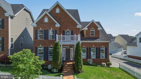 $1,095,000 | 11862 Peppervine Drive, Clarksburg, MD 20871